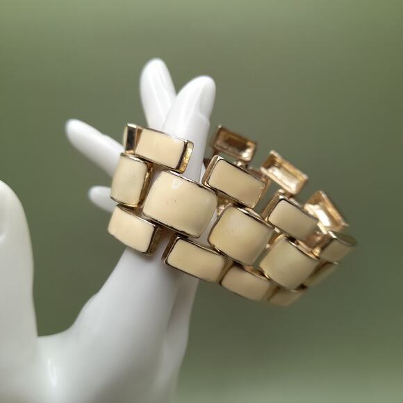 Vintage Cream Enamel Wide Articulated Bracelet, Gold Tone, 1980s, 7 1/2 In - Picture 3 of 8